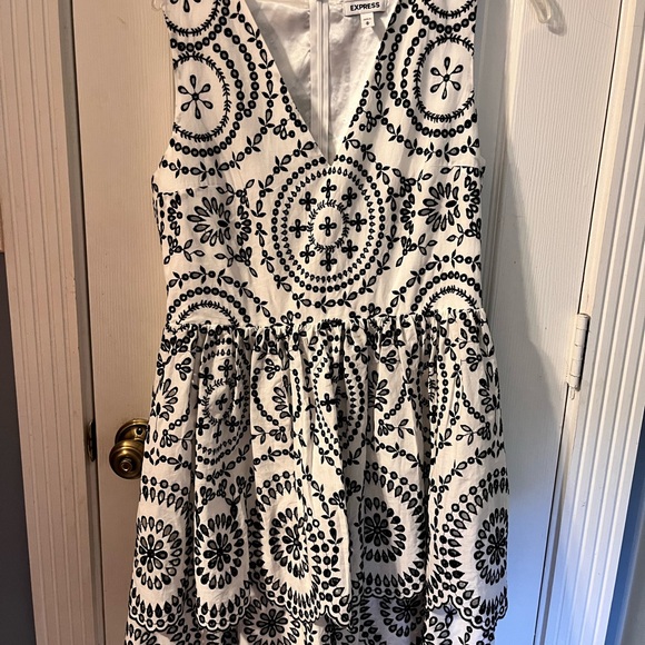 express embroidered dress Express Dress Size Medium White Lace